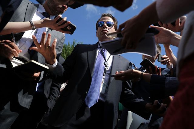 Anthony Scaramucci with reporters